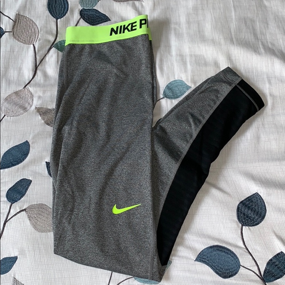 SALE- $20 TONIGHT ONLY!!! Nike Pro Leggings.